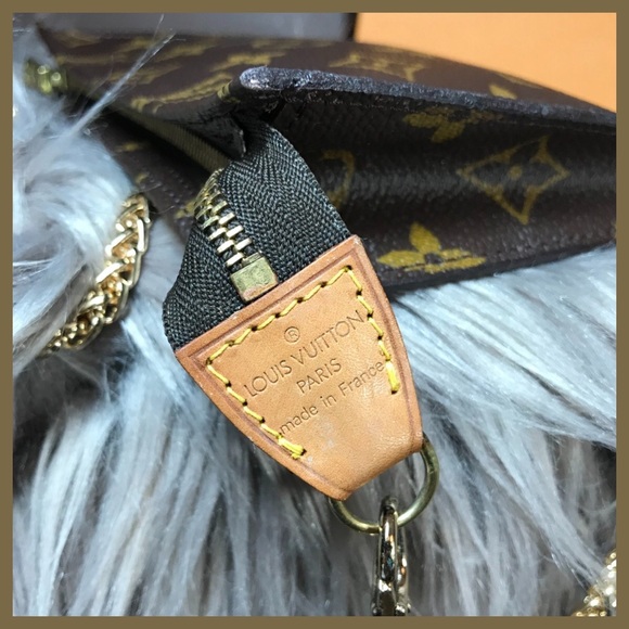 ❌Sold Authentic Louis Vuitton Mini Pouch - Picture 2 of 10